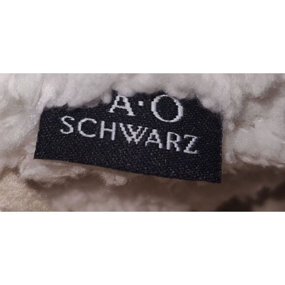 FAO Schwarz Llama Pillow Plush Alpaca Lamb Doll Realistic 16" x 19" - Picture 3 of 11